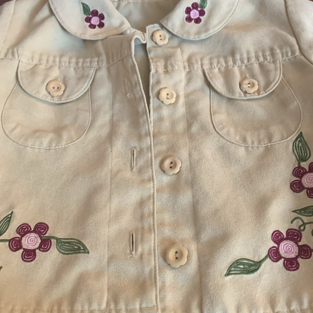 Light weight jacket. - Picture 2 of 4